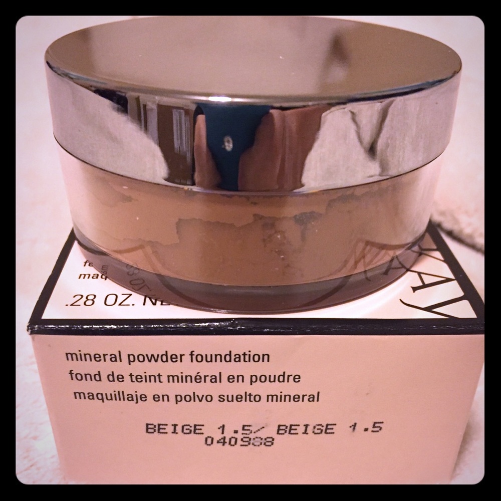 Mary Kay Mineral Powder Foundation - Beige 1.5